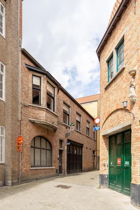 The Bruges Belfry View Apartment Bagian luar foto